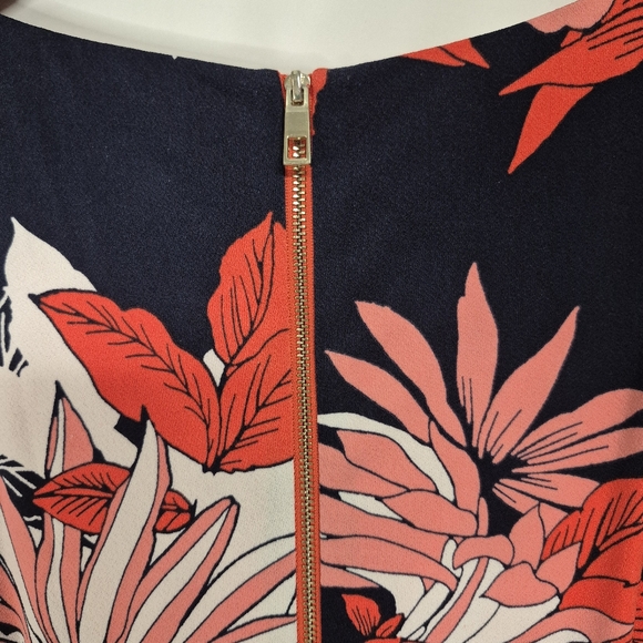 Vince Camuto Navy Women's 3/4 sleeve Dress With Gold Zipper closure Sz 8 - Picture 7 of 7